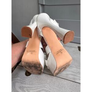 Fashion nova white sandal heels size 10